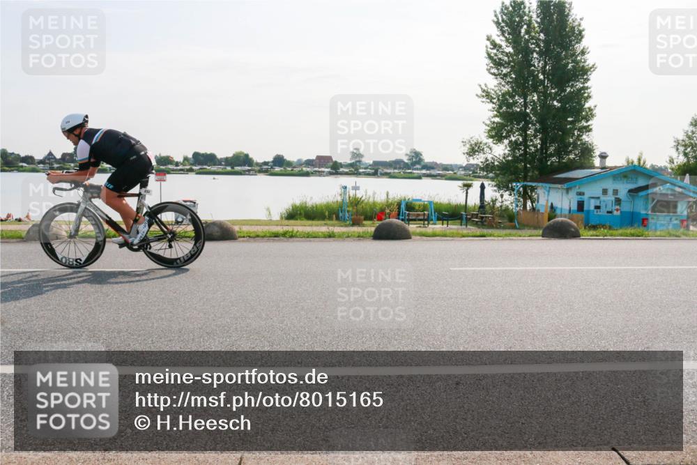 15.06.2025 - 27. Vierlanden-Triathlon H.Heesch http://msf.ph/oto/8015165 15.06.2025 09:05:03 Radfahren 82, 162, 232 meine-sportfotos.de