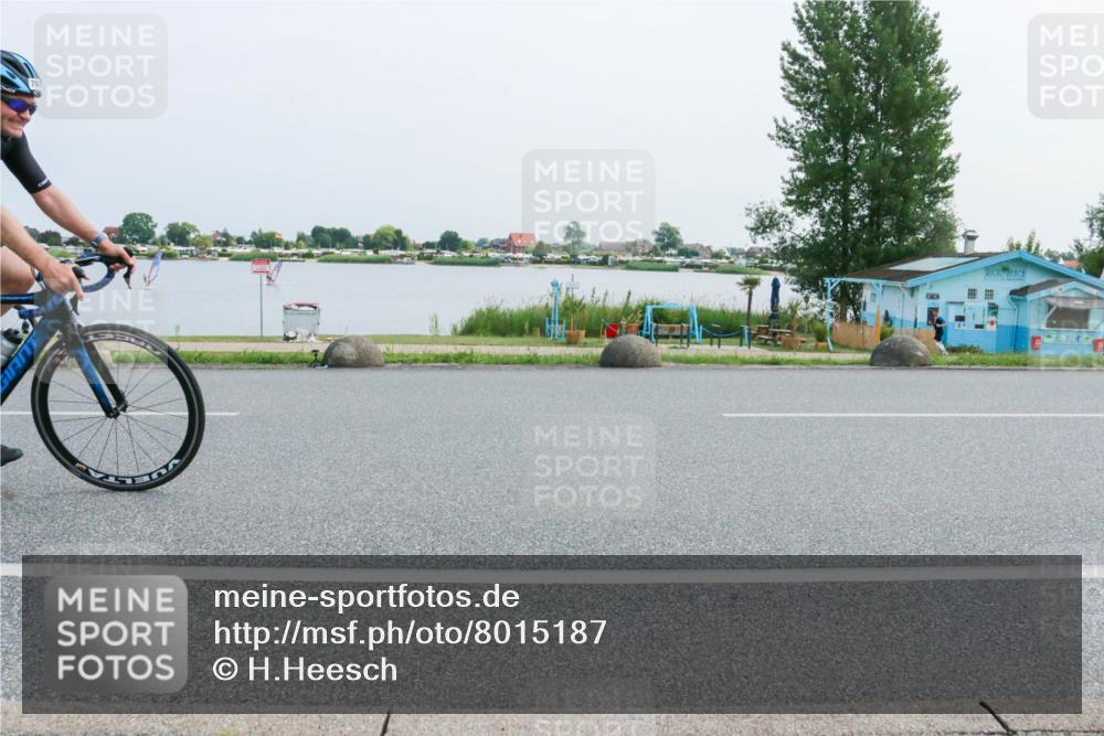 21.06.2025 - 27. Vierlanden-Triathlon H.Heesch http://msf.ph/oto/8015187 15.06.2025 11:52:42 Radfahren 201, 663, 672, 785, 789, 963 meine-sportfotos.de
