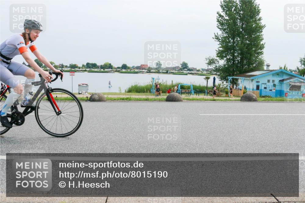 15.06.2025 - 27. Vierlanden-Triathlon H.Heesch http://msf.ph/oto/8015190 15.06.2025 11:12:38 Radfahren 553, 572, 696 meine-sportfotos.de