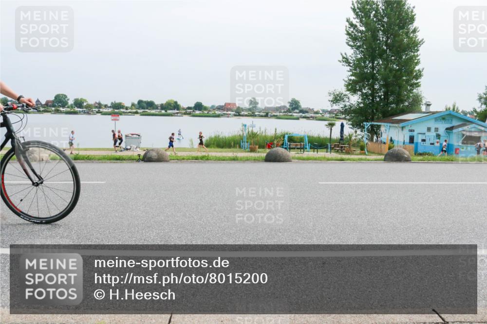 15.06.2025 - 27. Vierlanden-Triathlon H.Heesch http://msf.ph/oto/8015200 15.06.2025 11:12:42 Radfahren 572, 578 meine-sportfotos.de