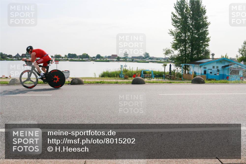 15.06.2025 - 27. Vierlanden-Triathlon H.Heesch http://msf.ph/oto/8015202 15.06.2025 09:05:29 Radfahren 108 meine-sportfotos.de
