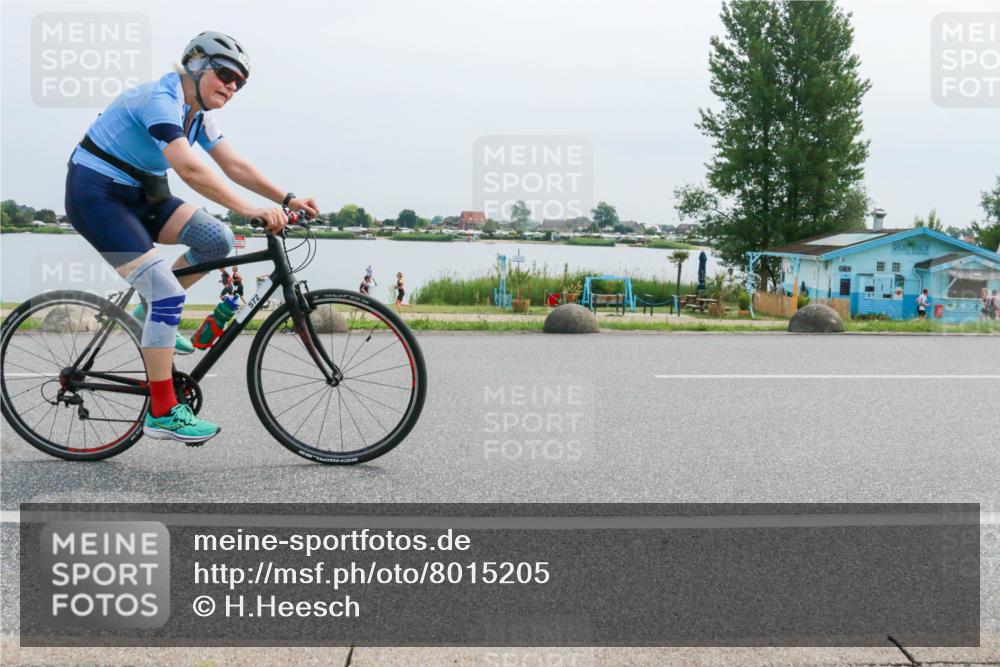 15.06.2025 - 27. Vierlanden-Triathlon H.Heesch http://msf.ph/oto/8015205 15.06.2025 11:12:42 Radfahren 572, 578 meine-sportfotos.de