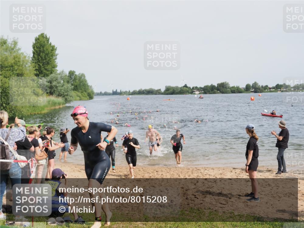 21.06.2025 - 27. Vierlanden-Triathlon MichiJ http://msf.ph/oto/8015208 15.06.2026 10:16:26 Schwimmen 477, 487, 491, 494, 499, 523, 526, 549, 574, 614, 634 meine-sportfotos.de
