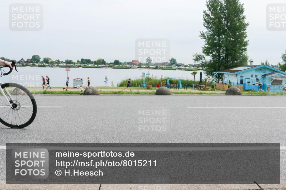 15.06.2025 - 27. Vierlanden-Triathlon H.Heesch http://msf.ph/oto/8015211 15.06.2025 11:12:43 Radfahren 500, 572, 578 meine-sportfotos.de