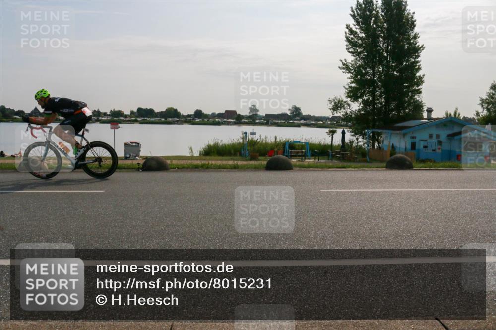 15.06.2025 - 27. Vierlanden-Triathlon H.Heesch http://msf.ph/oto/8015231 15.06.2025 09:06:23 Radfahren 236 meine-sportfotos.de