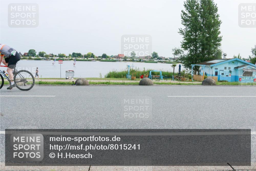 21.06.2025 - 27. Vierlanden-Triathlon H.Heesch http://msf.ph/oto/8015241 15.06.2025 11:53:00 Radfahren 791, 801 meine-sportfotos.de