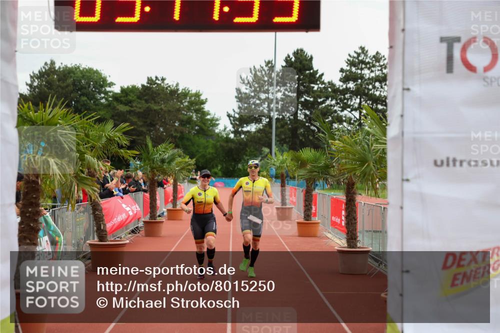 15.06.2025 - 7 Türme Triathlon Michael Strokosch http://msf.ph/oto/8015250 15.06.2025 15:17:58 Ziel 232, 265 meine-sportfotos.de