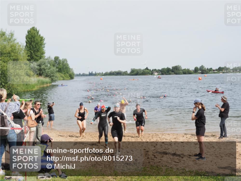 21.06.2025 - 27. Vierlanden-Triathlon MichiJ http://msf.ph/oto/8015273 15.06.2026 10:16:27 Schwimmen 477, 487, 491, 494, 499, 523, 526, 549, 574, 614, 634 meine-sportfotos.de