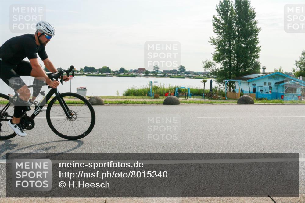 15.06.2025 - 27. Vierlanden-Triathlon H.Heesch http://msf.ph/oto/8015340 15.06.2025 09:08:22 Radfahren 51 meine-sportfotos.de