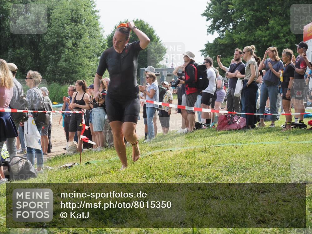 15.06.2025 - 27. Vierlanden-Triathlon KatJ http://msf.ph/oto/8015350 15.06.2025 10:15:31 Schwimmen 508, 511, 542, 554, 579, 613, 620, 631 meine-sportfotos.de