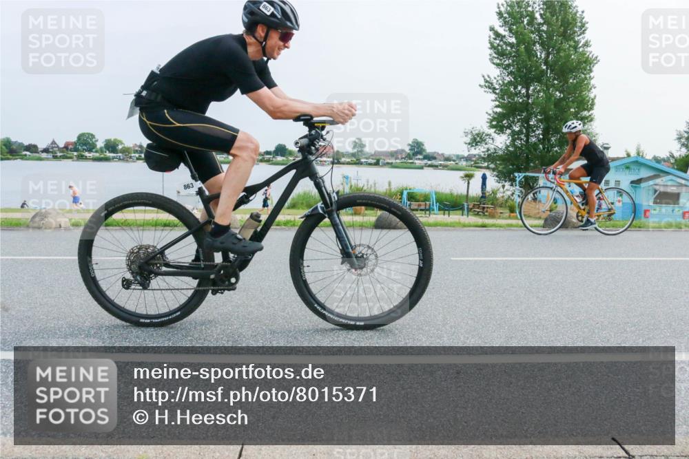 21.06.2025 - 27. Vierlanden-Triathlon H.Heesch http://msf.ph/oto/8015371 15.06.2025 11:53:49 Radfahren 893 meine-sportfotos.de