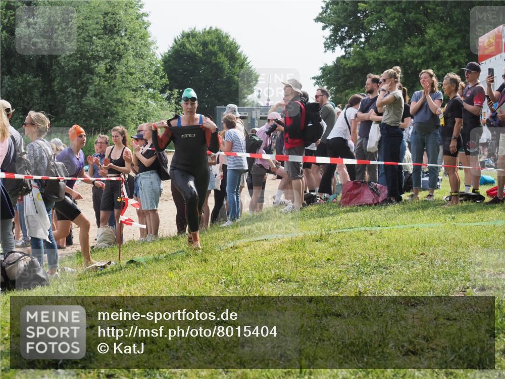 15.06.2025 - 27. Vierlanden-Triathlon KatJ http://msf.ph/oto/8015404 15.06.2025 10:15:35 Schwimmen 508, 511, 542, 554, 613, 620, 631 meine-sportfotos.de