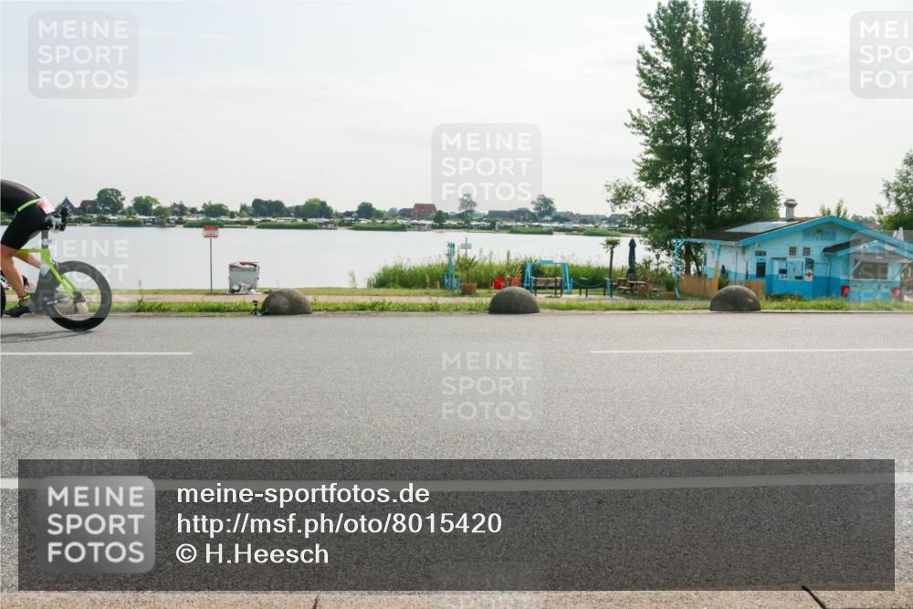 15.06.2025 - 27. Vierlanden-Triathlon H.Heesch http://msf.ph/oto/8015420 15.06.2025 09:08:43 Radfahren 10, 17 meine-sportfotos.de