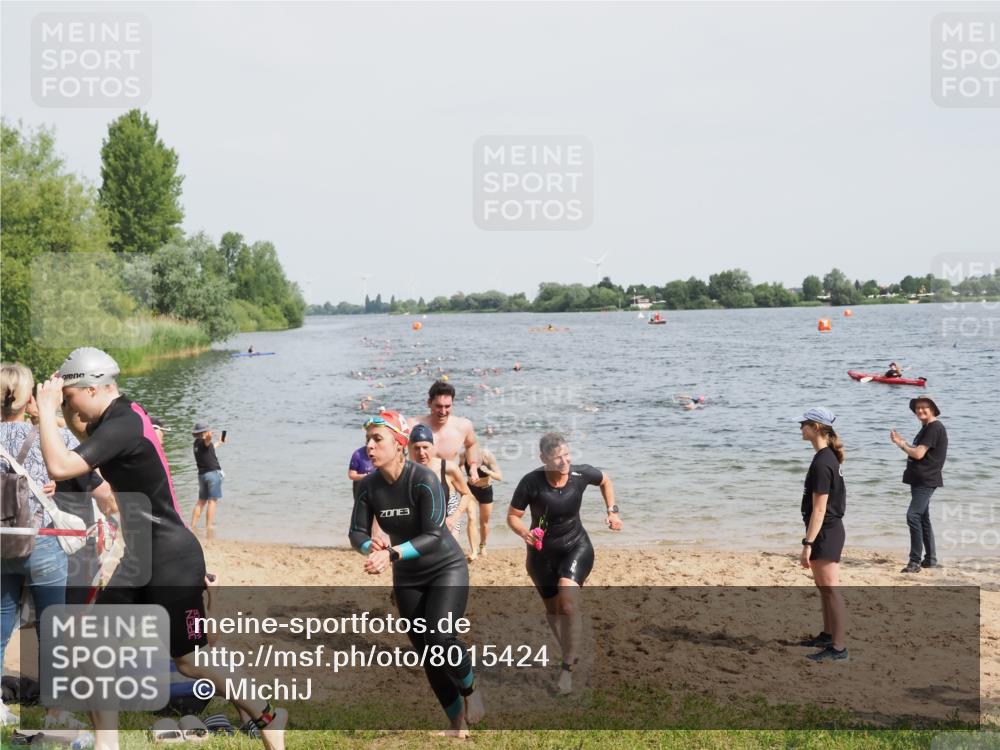 21.06.2025 - 27. Vierlanden-Triathlon MichiJ http://msf.ph/oto/8015424 15.06.2026 10:16:29 Schwimmen 477, 487, 491, 494, 499, 526, 549, 574, 614, 634 meine-sportfotos.de