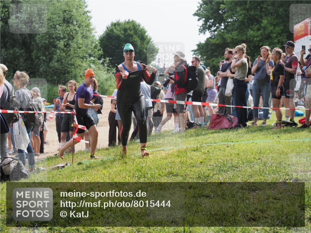 15.06.2025 - 27. Vierlanden-Triathlon KatJ http://msf.ph/oto/8015444 15.06.2025 10:15:35 Schwimmen 508, 511, 542, 554, 613, 620, 631 meine-sportfotos.de