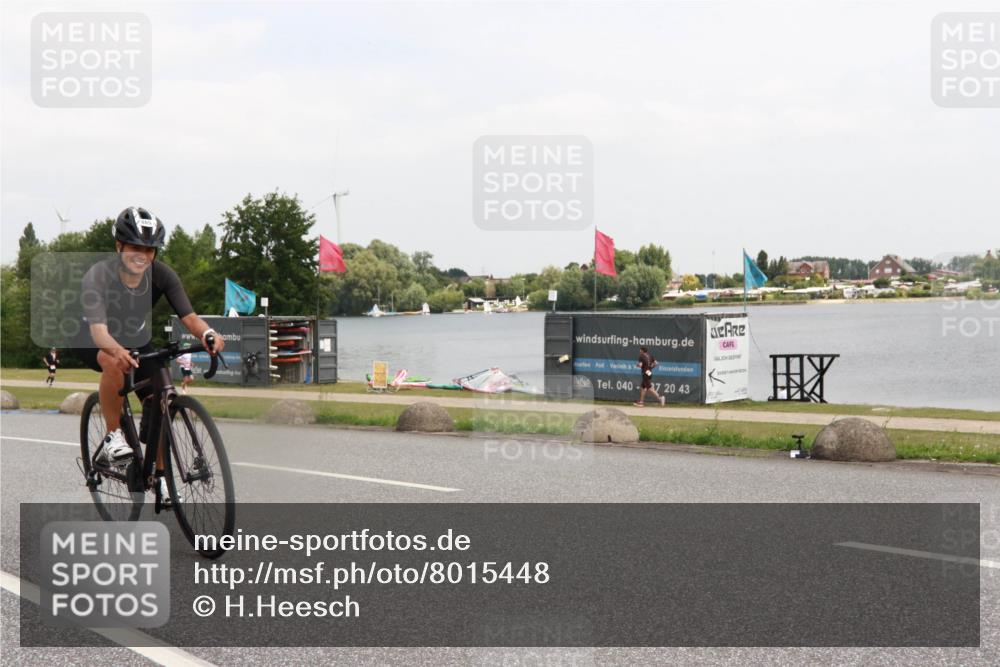 21.06.2025 - 27. Vierlanden-Triathlon H.Heesch http://msf.ph/oto/8015448 15.06.2025 12:03:30 Radfahren 651, 885 meine-sportfotos.de