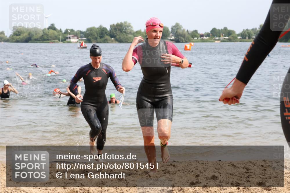 15.06.2025 - 27. Vierlanden-Triathlon Lena Gebhardt http://msf.ph/oto/8015451 15.06.2025 10:15:00 Schwimmen 476, 480, 521, 525, 528, 570, 587, 592, 593, 597, 605, 635, 1397 meine-sportfotos.de