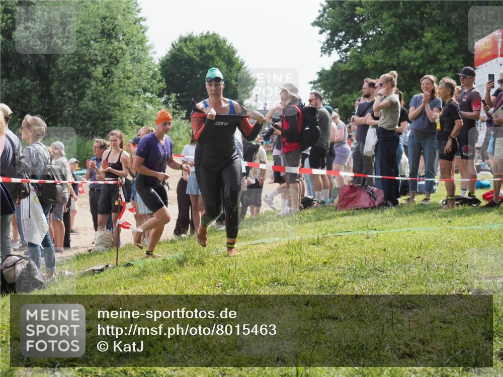 15.06.2025 - 27. Vierlanden-Triathlon KatJ http://msf.ph/oto/8015463 15.06.2025 10:15:35 Schwimmen 508, 511, 542, 554, 613, 620, 631 meine-sportfotos.de