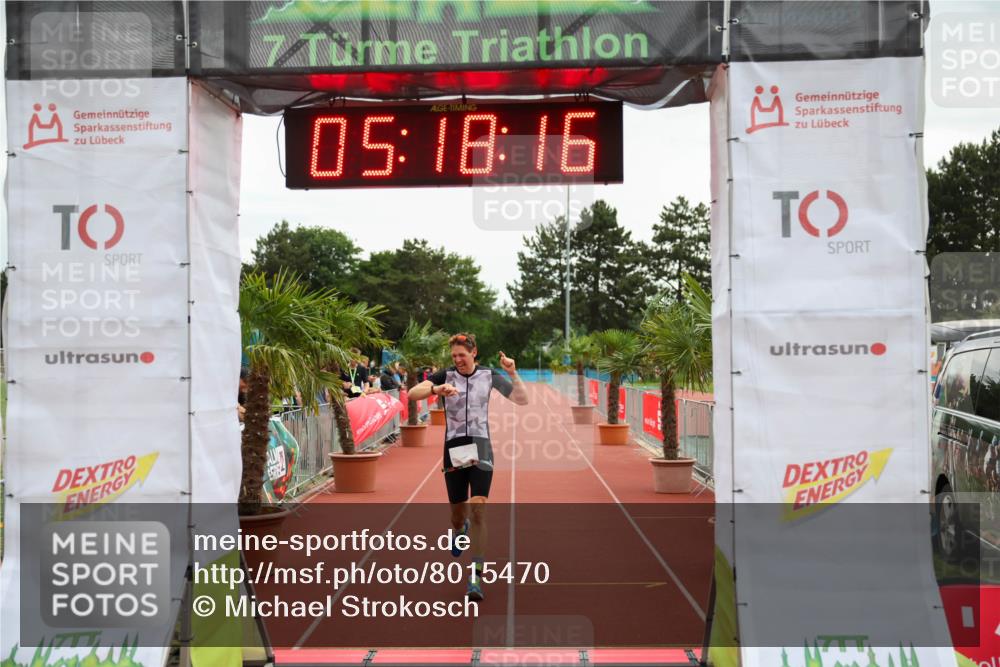 15.06.2025 - 7 Türme Triathlon Michael Strokosch http://msf.ph/oto/8015470 15.06.2025 15:18:16 Ziel 305 meine-sportfotos.de