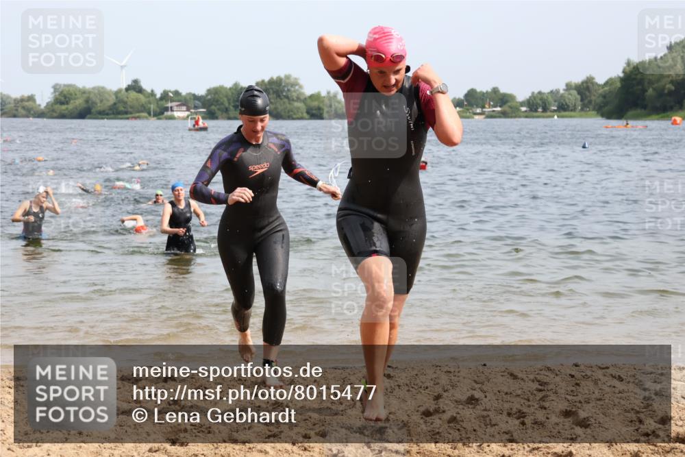 15.06.2025 - 27. Vierlanden-Triathlon Lena Gebhardt http://msf.ph/oto/8015477 15.06.2025 10:15:00 Schwimmen 476, 480, 521, 525, 528, 570, 587, 592, 593, 597, 605, 635, 1397 meine-sportfotos.de