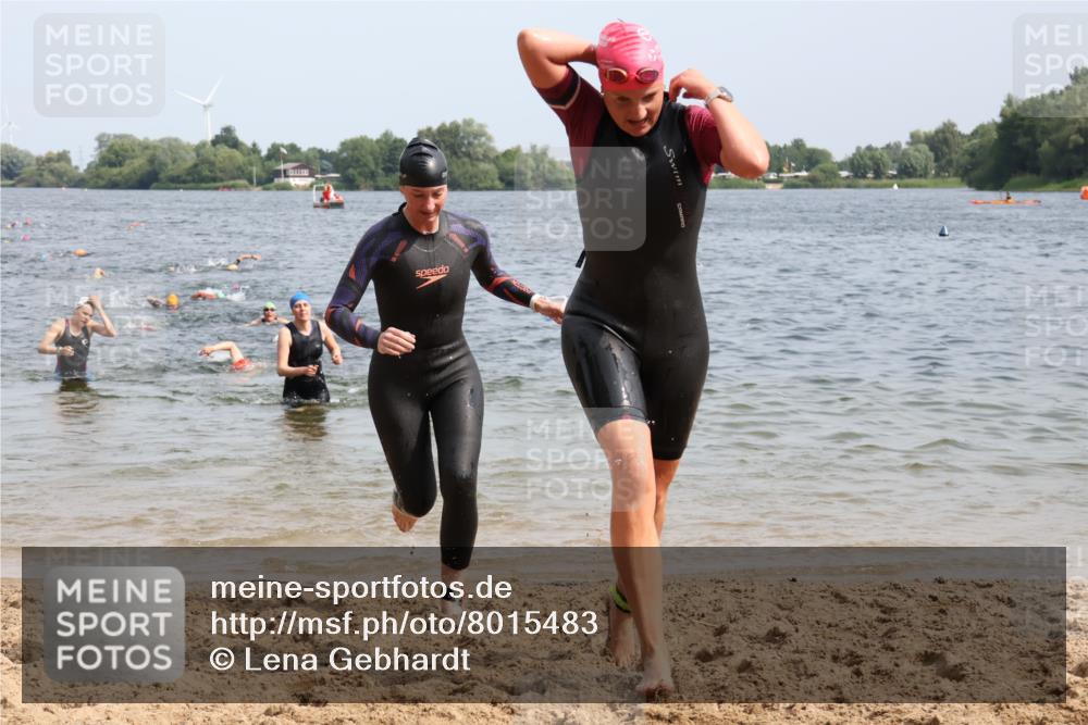 15.06.2025 - 27. Vierlanden-Triathlon Lena Gebhardt http://msf.ph/oto/8015483 15.06.2025 10:15:00 Schwimmen 476, 480, 521, 525, 528, 570, 587, 592, 593, 597, 605, 635, 1397 meine-sportfotos.de