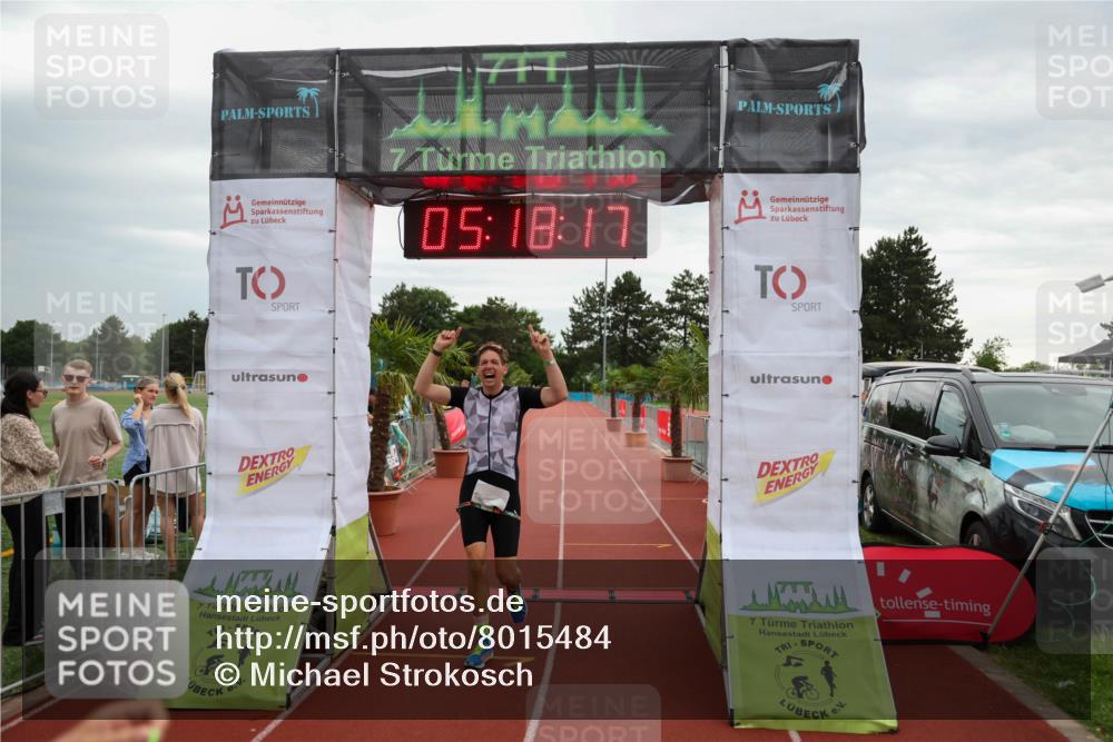 15.06.2025 - 7 Türme Triathlon Michael Strokosch http://msf.ph/oto/8015484 15.06.2025 15:18:17 Ziel 305 meine-sportfotos.de