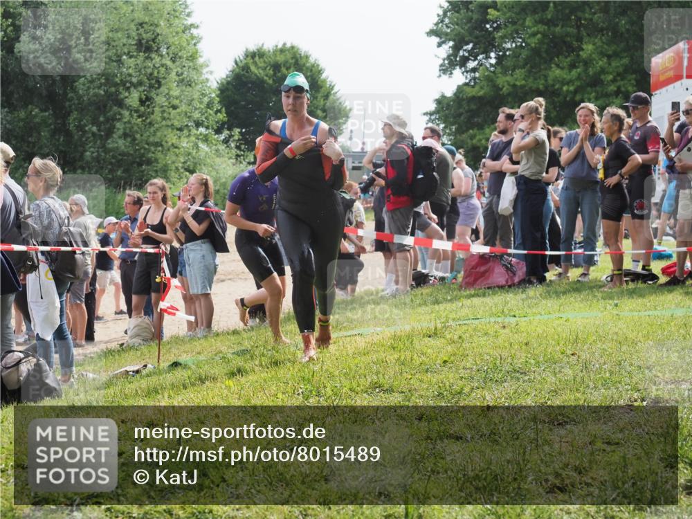 15.06.2025 - 27. Vierlanden-Triathlon KatJ http://msf.ph/oto/8015489 15.06.2025 10:15:36 Schwimmen 508, 511, 554, 620, 631 meine-sportfotos.de