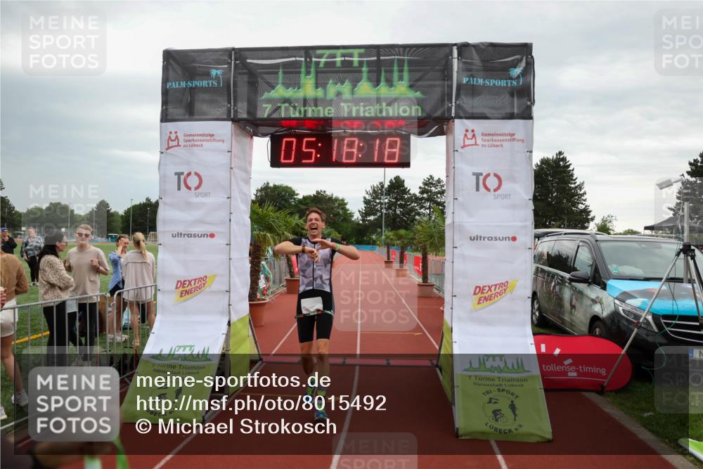 15.06.2025 - 7 Türme Triathlon Michael Strokosch http://msf.ph/oto/8015492 15.06.2025 15:18:17 Ziel 305 meine-sportfotos.de