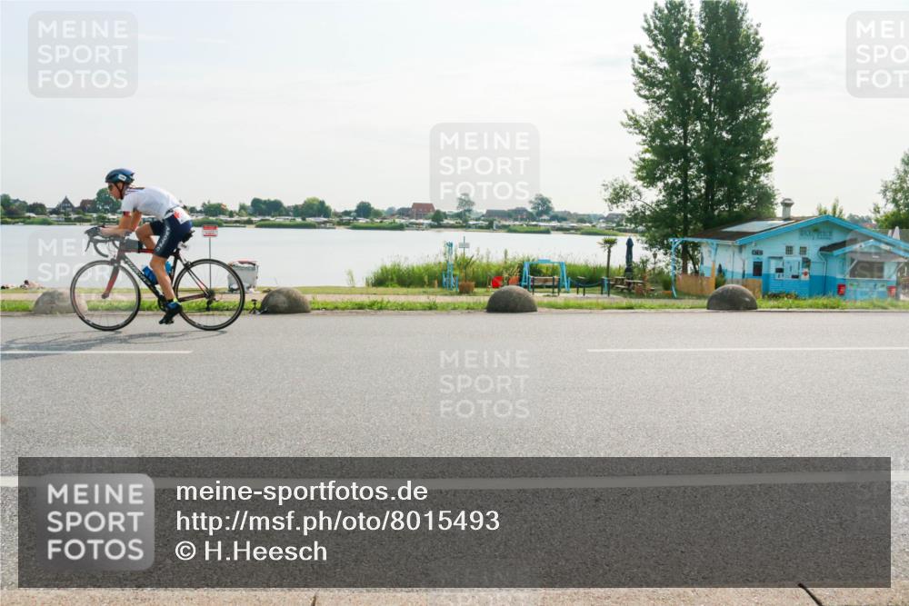 15.06.2025 - 27. Vierlanden-Triathlon H.Heesch http://msf.ph/oto/8015493 15.06.2025 09:09:31 Radfahren 63, 208 meine-sportfotos.de