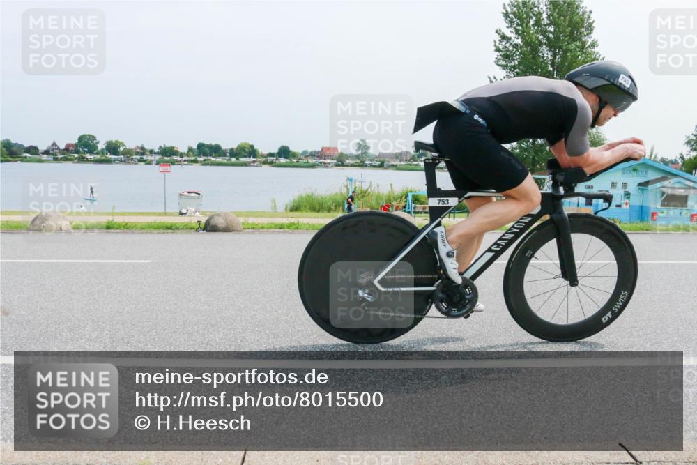 21.06.2025 - 27. Vierlanden-Triathlon H.Heesch http://msf.ph/oto/8015500 15.06.2025 11:54:21 Radfahren 726, 753, 816 meine-sportfotos.de