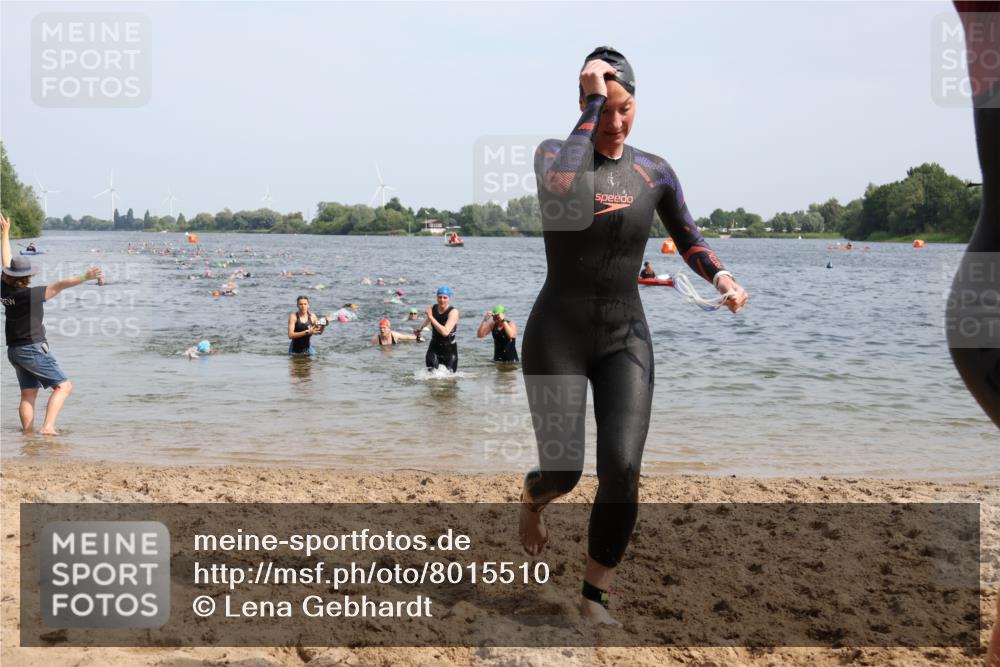 15.06.2025 - 27. Vierlanden-Triathlon Lena Gebhardt http://msf.ph/oto/8015510 15.06.2025 10:15:02 Schwimmen 476, 480, 521, 525, 528, 570, 587, 592, 593, 597, 605, 635, 1397 meine-sportfotos.de