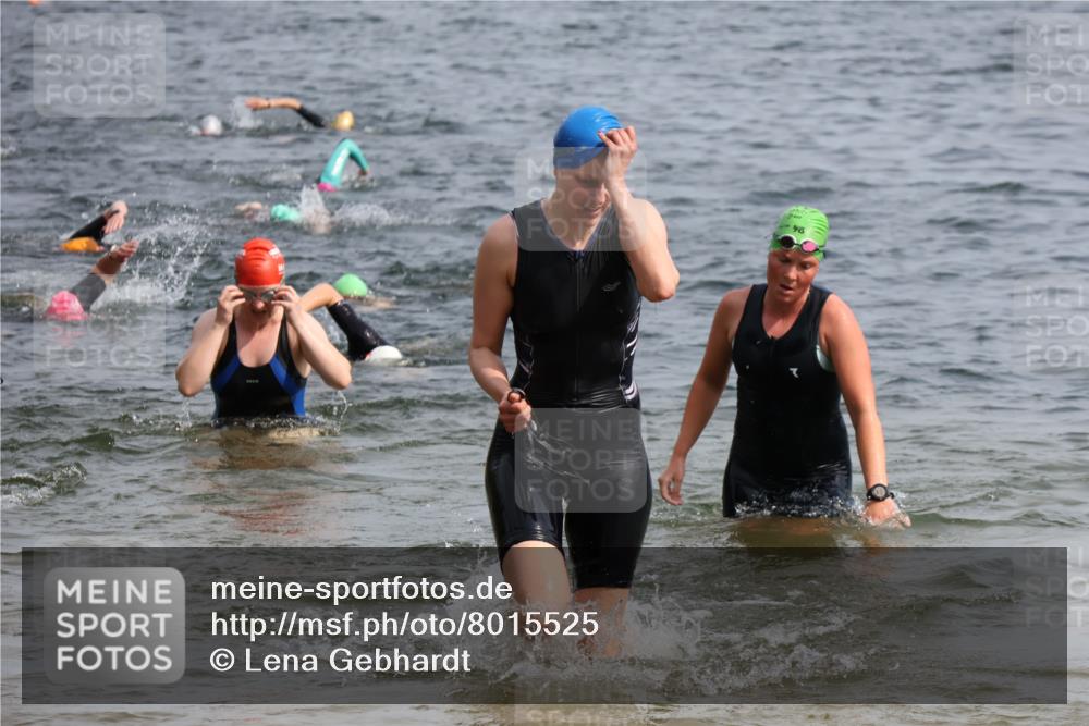 15.06.2025 - 27. Vierlanden-Triathlon Lena Gebhardt http://msf.ph/oto/8015525 15.06.2025 10:15:03 Schwimmen 476, 480, 521, 525, 528, 555, 570, 587, 592, 597, 605, 635, 1397 meine-sportfotos.de