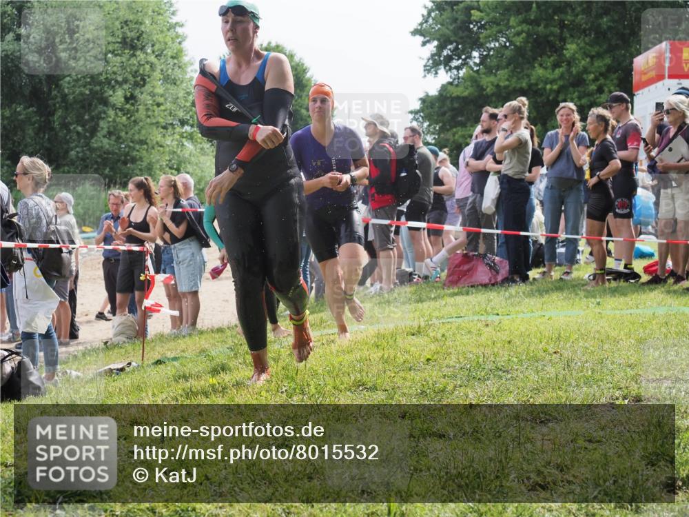 15.06.2025 - 27. Vierlanden-Triathlon KatJ http://msf.ph/oto/8015532 15.06.2025 10:15:36 Schwimmen 508, 511, 554, 620, 631 meine-sportfotos.de
