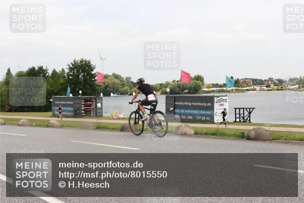 21.06.2025 - 27. Vierlanden-Triathlon H.Heesch http://msf.ph/oto/8015550 15.06.2025 12:03:40 Radfahren 911, 917, 933 meine-sportfotos.de