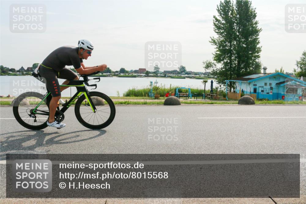 15.06.2025 - 27. Vierlanden-Triathlon H.Heesch http://msf.ph/oto/8015568 15.06.2025 09:09:50 Radfahren 6 meine-sportfotos.de