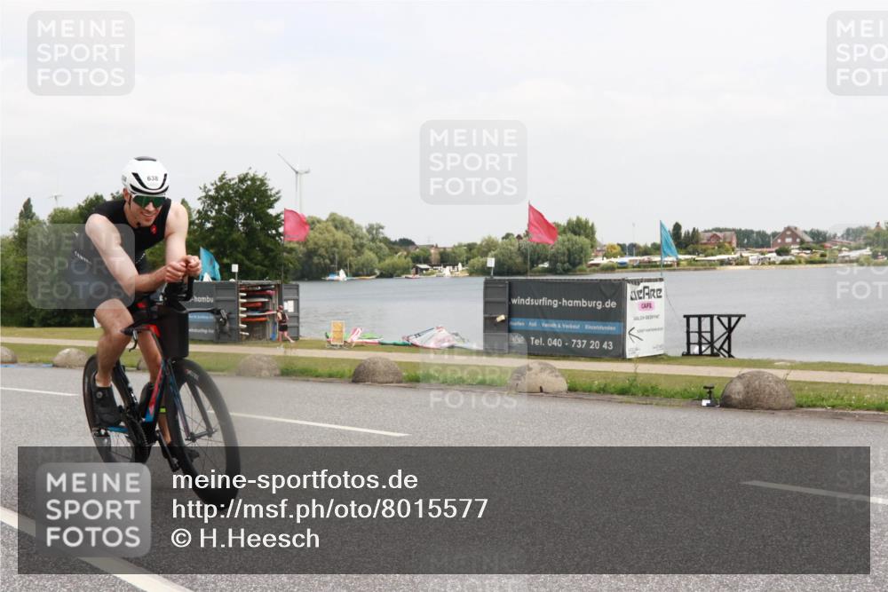 21.06.2025 - 27. Vierlanden-Triathlon H.Heesch http://msf.ph/oto/8015577 15.06.2025 12:03:56 Radfahren 151, 638, 655 meine-sportfotos.de