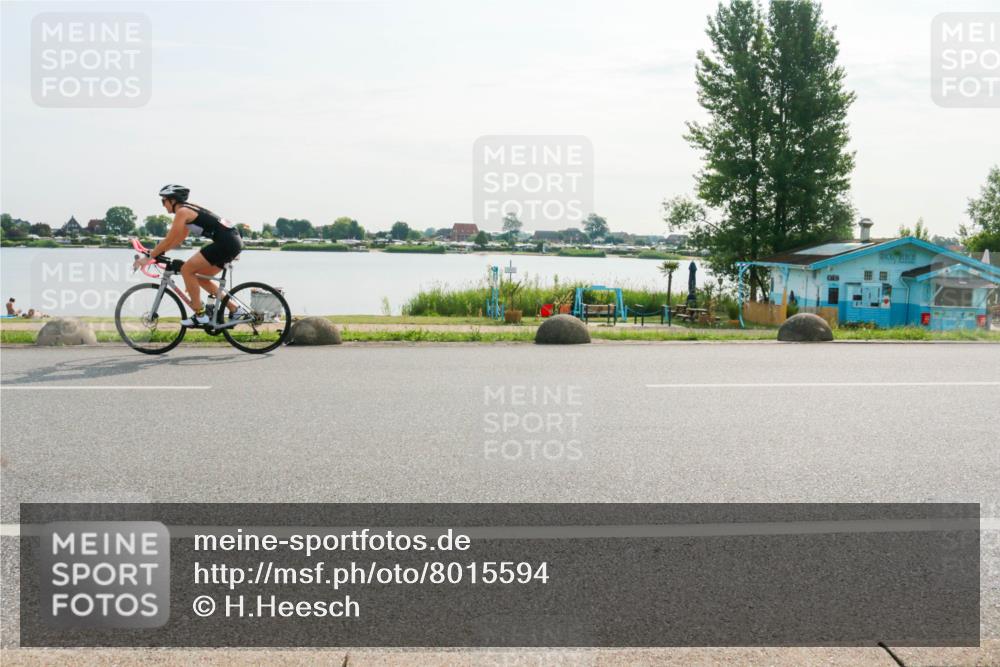 15.06.2025 - 27. Vierlanden-Triathlon H.Heesch http://msf.ph/oto/8015594 15.06.2025 09:10:02 Radfahren 206 meine-sportfotos.de