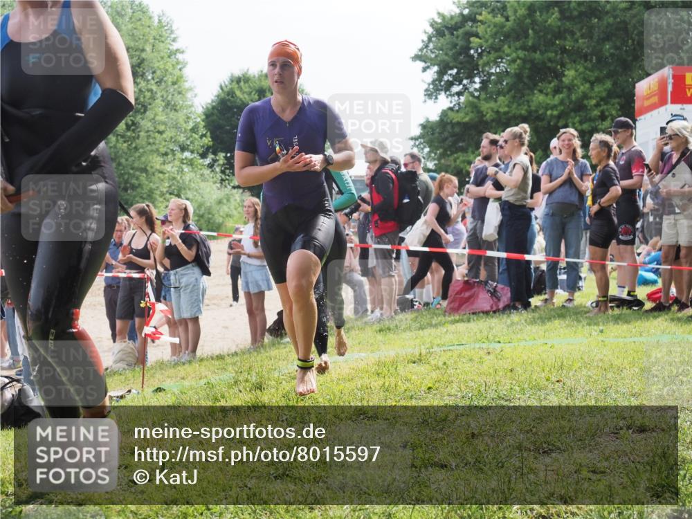 15.06.2025 - 27. Vierlanden-Triathlon KatJ http://msf.ph/oto/8015597 15.06.2025 10:15:37 Schwimmen 508, 509, 511, 554, 620 meine-sportfotos.de