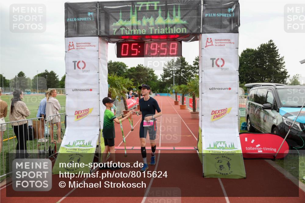 15.06.2025 - 7 Türme Triathlon Michael Strokosch http://msf.ph/oto/8015624 15.06.2025 15:19:58 Ziel 257 meine-sportfotos.de