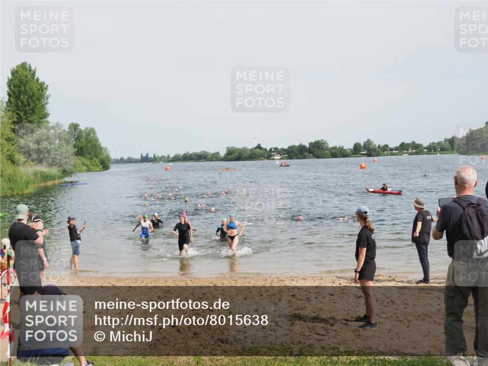 21.06.2025 - 27. Vierlanden-Triathlon MichiJ http://msf.ph/oto/8015638 15.06.2026 10:16:41 Schwimmen 501, 516, 549, 604, 633 meine-sportfotos.de