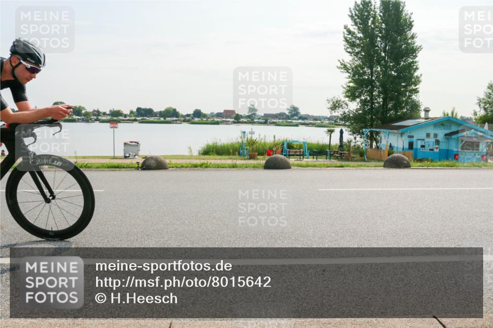 15.06.2025 - 27. Vierlanden-Triathlon H.Heesch http://msf.ph/oto/8015642 15.06.2025 09:10:30 Radfahren 25, 83 meine-sportfotos.de
