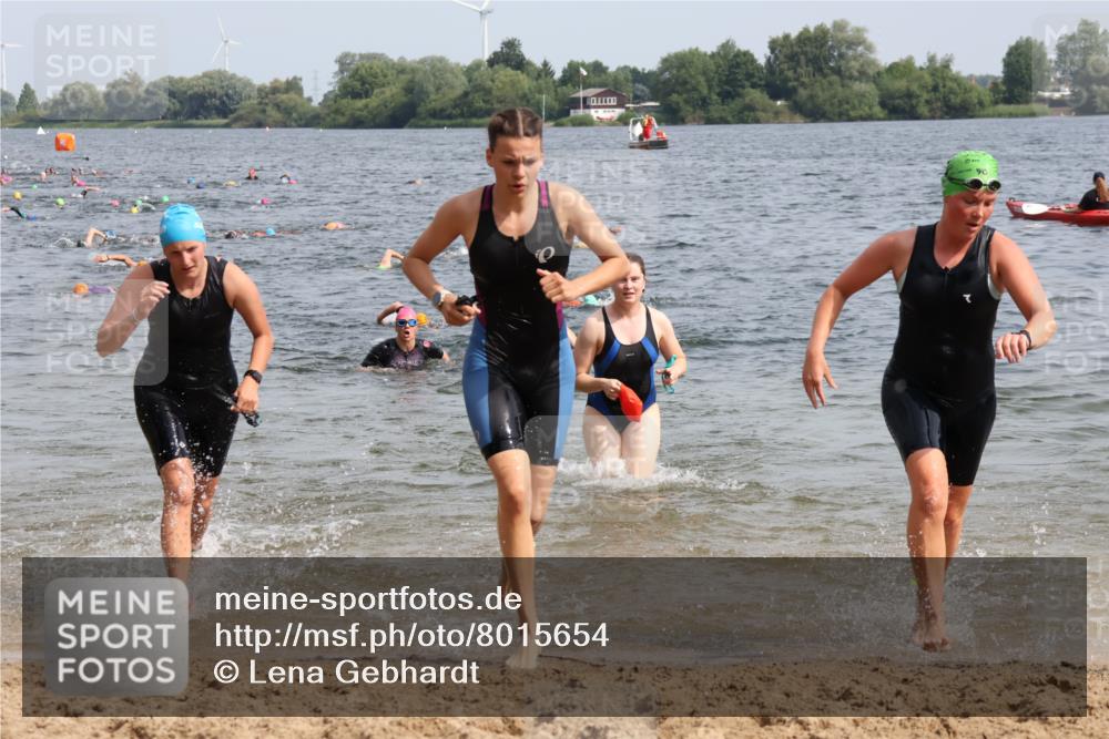 15.06.2025 - 27. Vierlanden-Triathlon Lena Gebhardt http://msf.ph/oto/8015654 15.06.2025 10:15:08 Schwimmen 480, 507, 528, 555, 587, 592, 597, 605, 635 meine-sportfotos.de