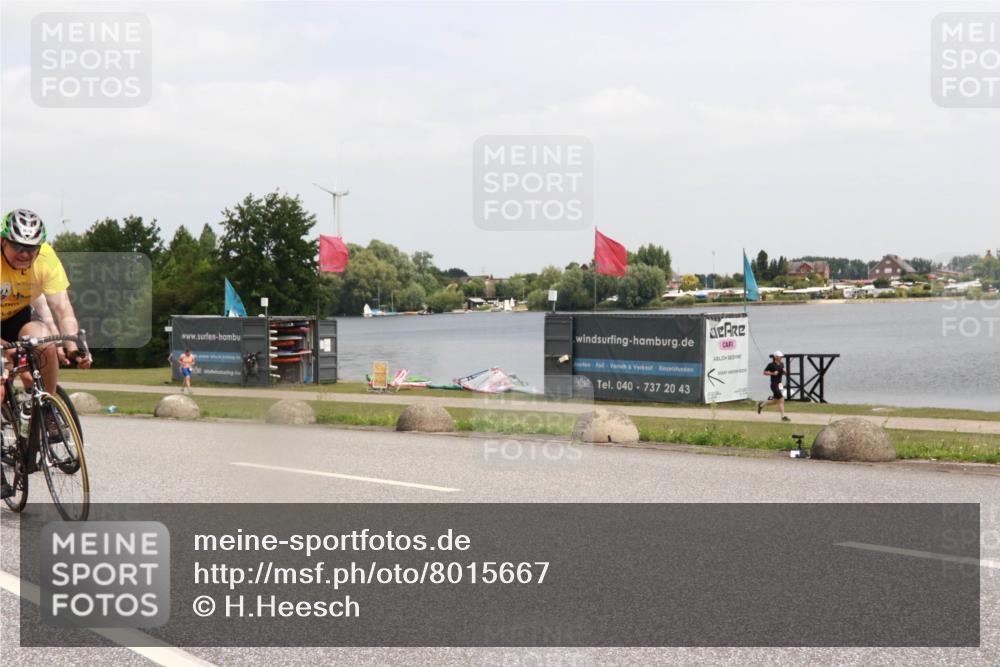 21.06.2025 - 27. Vierlanden-Triathlon H.Heesch http://msf.ph/oto/8015667 15.06.2025 12:04:03 Radfahren 151, 764, 775, 798, 858, 956 meine-sportfotos.de