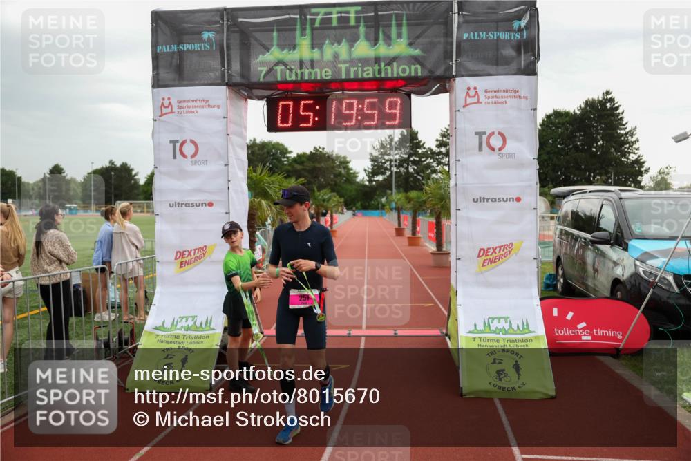 15.06.2025 - 7 Türme Triathlon Michael Strokosch http://msf.ph/oto/8015670 15.06.2025 15:19:59 Ziel 257 meine-sportfotos.de