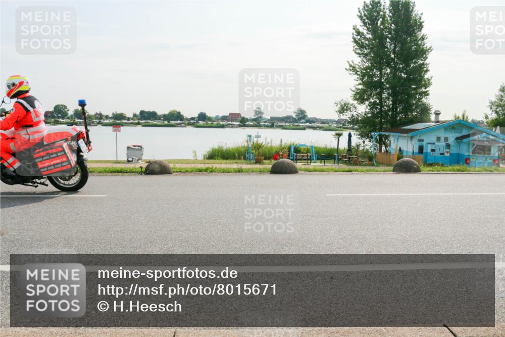 15.06.2025 - 27. Vierlanden-Triathlon H.Heesch http://msf.ph/oto/8015671 15.06.2025 09:10:53 Radfahren 126 meine-sportfotos.de