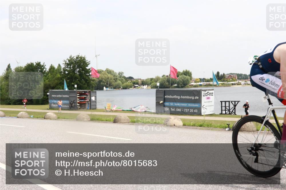 21.06.2025 - 27. Vierlanden-Triathlon H.Heesch http://msf.ph/oto/8015683 15.06.2025 12:04:04 Radfahren 735, 764, 775, 798, 858, 956 meine-sportfotos.de