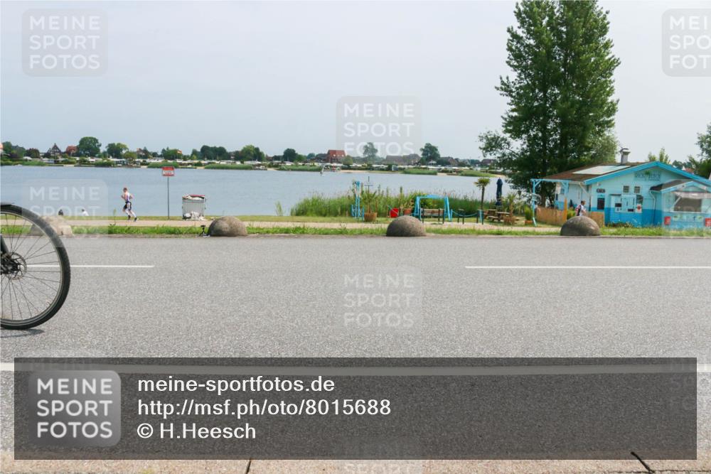 21.06.2025 - 27. Vierlanden-Triathlon H.Heesch http://msf.ph/oto/8015688 15.06.2025 11:55:17 Radfahren 203, 780, 799, 835, 970 meine-sportfotos.de