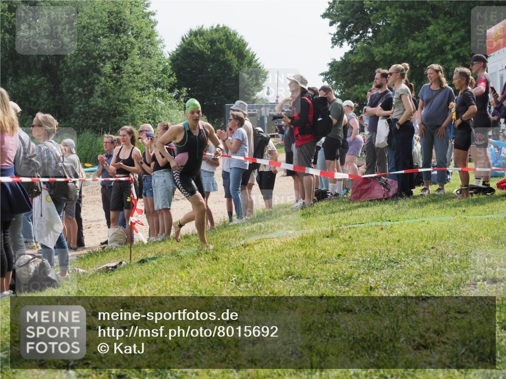 15.06.2025 - 27. Vierlanden-Triathlon KatJ http://msf.ph/oto/8015692 15.06.2025 10:15:43 Schwimmen 483, 508, 509, 511, 564, 590, 620 meine-sportfotos.de
