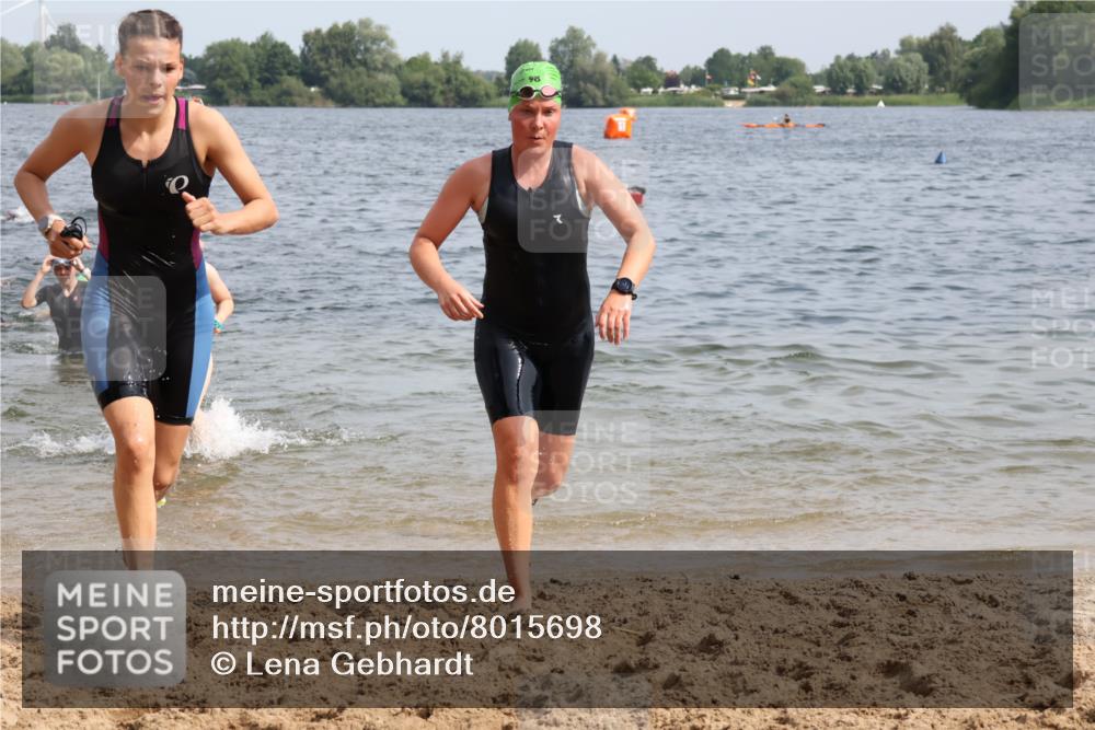 15.06.2025 - 27. Vierlanden-Triathlon Lena Gebhardt http://msf.ph/oto/8015698 15.06.2025 10:15:08 Schwimmen 480, 507, 528, 555, 587, 592, 597, 605, 635 meine-sportfotos.de