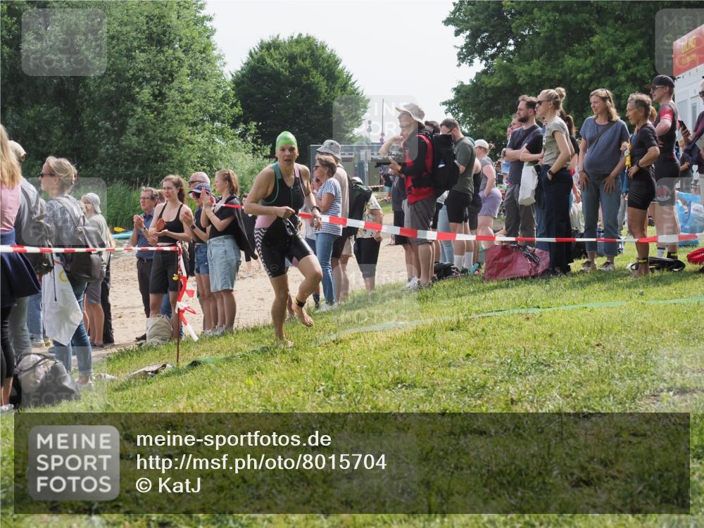 15.06.2025 - 27. Vierlanden-Triathlon KatJ http://msf.ph/oto/8015704 15.06.2025 10:15:43 Schwimmen 483, 508, 509, 511, 564, 590, 620 meine-sportfotos.de